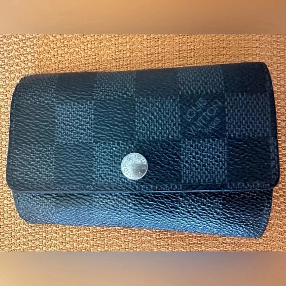 Authentic Louis Vuitton 6 Key Car Charm Holder Damier Graphite Preowned - Picture 1 of 9